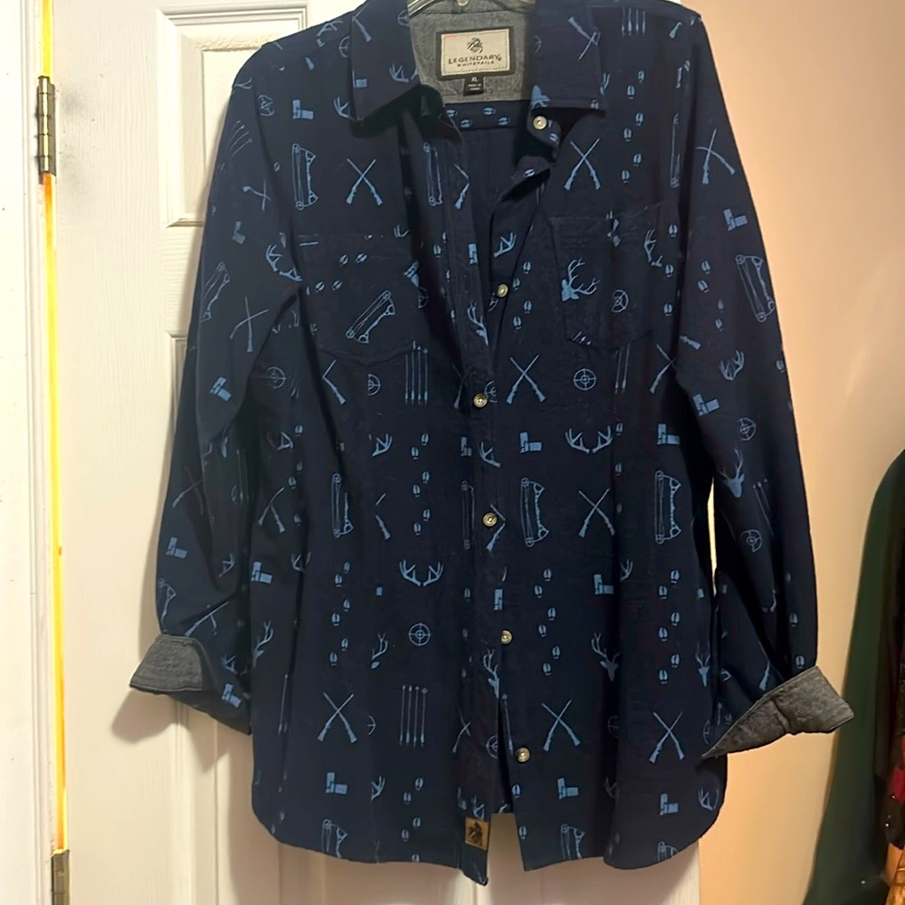 Legendary Whitetails bow, arrows, antler shirt, women’s XL